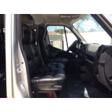Van com motorista na Vila Dom José