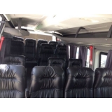 Van para transporte de passageiros na Vila Nova Curuçá